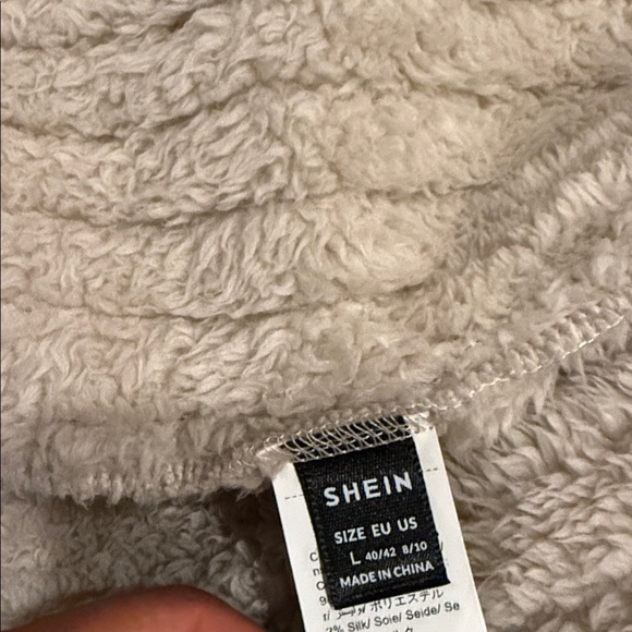 Large Cozy Cream Sherpa Jacket - Picture 4 of 8